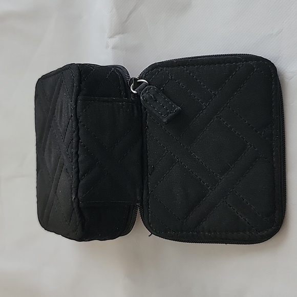 VERA BRADLEY ZIPPERED QUILTED CARD CASE WITH I.D. WINDOW - Picture 3 of 5